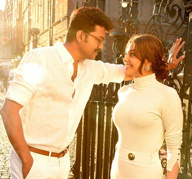 Easily my fav of the #Mersal stills released so far, 👌isn't it? 
Classy handsome #Thalapathy #Vijay &amp; the uber chic Diva <a href="/MsKajalAggarwal/">Kajal Aggarwal</a>