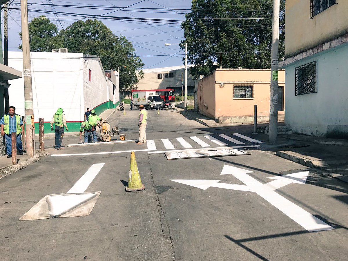 Las tareas de remozamiento barrial en Col. Santa Fe, zona 13, se realizan en 28 calle "B", 29 calle y 29 calle "B", de la 9a Av. a la 12 Av.