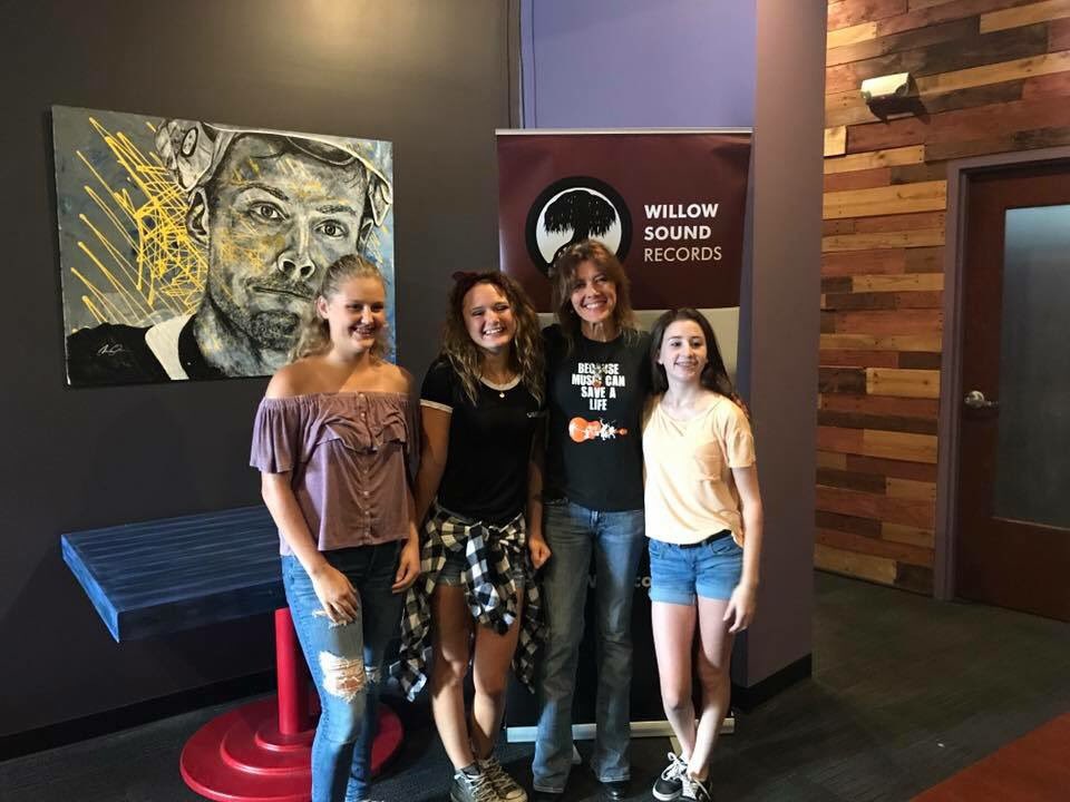 iamtarashannon's tweet photo. Had an incredible time in #Nashville with two great workshops! Educating artists and writers about the business of indie music. #WSRecords https://t.co/EqzHgGaQSV