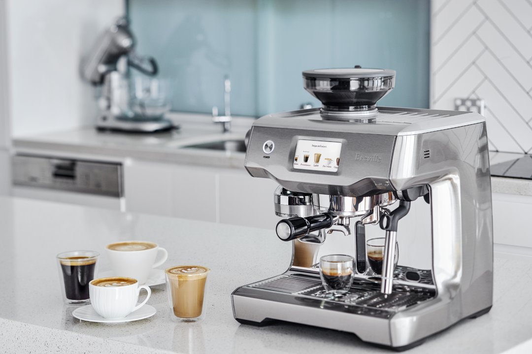 BrevilleUSA's tweet photo. Simply swipe and select for café quality coffee with the #OracleTouch https://t.co/pU40LP57As #SwipeSelectEnjoy https://t.co/l21NYaRV9d