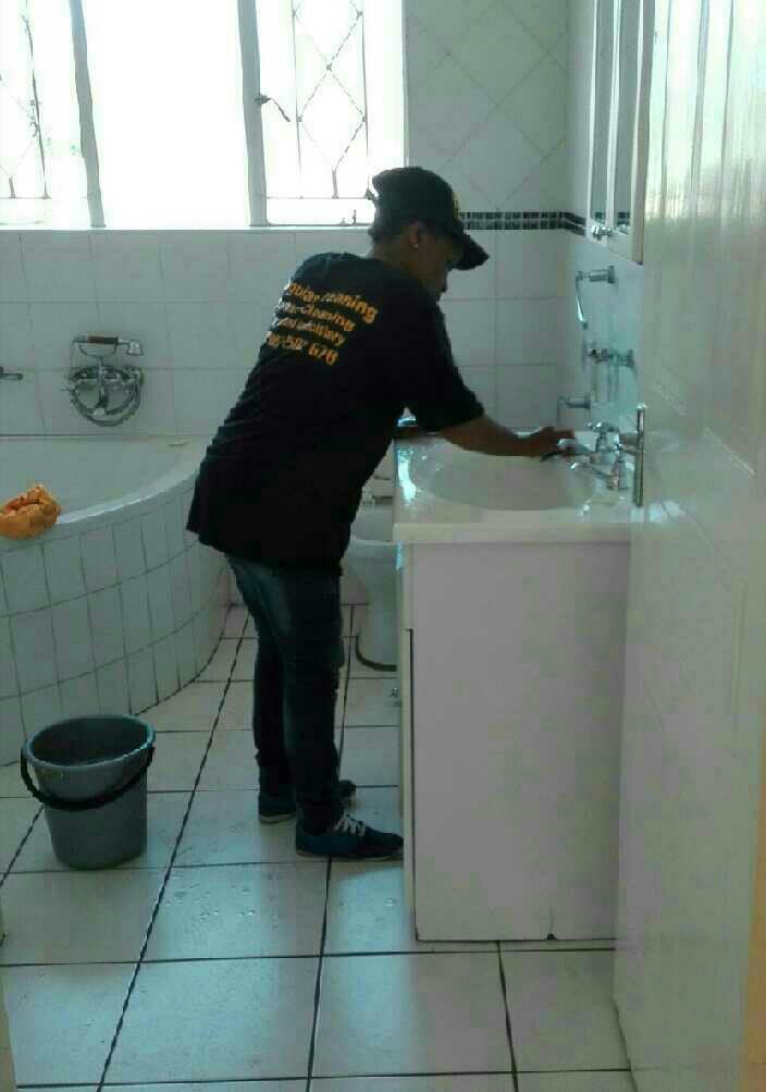wonder_cleaning's tweet photo. If you need cleaning....Any type of Cleaning "dee spring cleaning"..."Window cleaning" "carpet cleaning".... Please contact us 082 2582678.. https://t.co/HWjHBxKp3e
