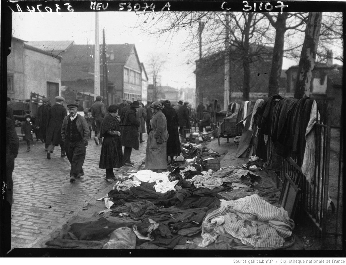 Marché aux Puces de Montreuil   1928    #blackandwhitephotography
