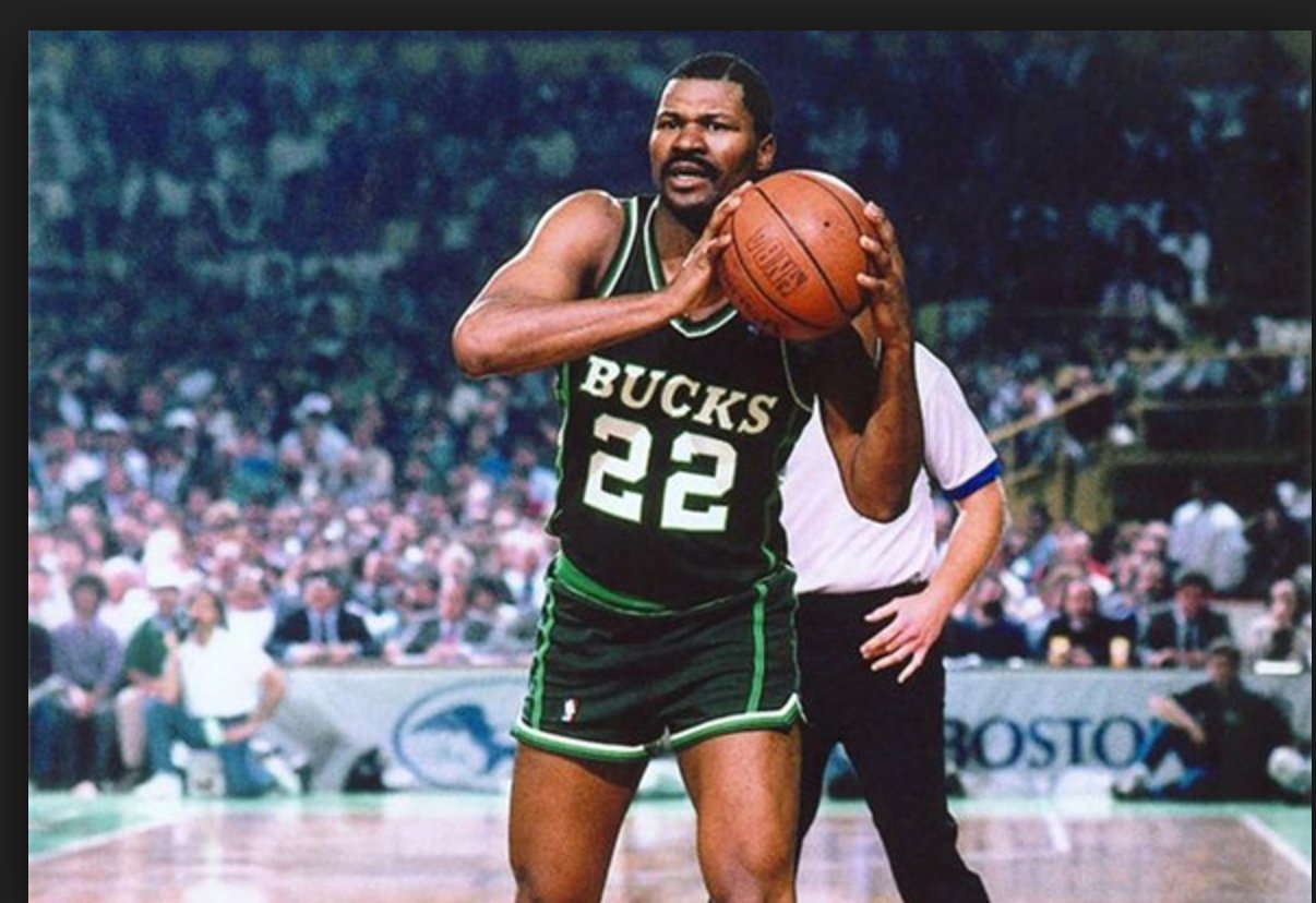 58 years old today. NBA Journeyman who spent 8 great years in MIL. 14K points. Happy birthday to Ricky Pierce! 