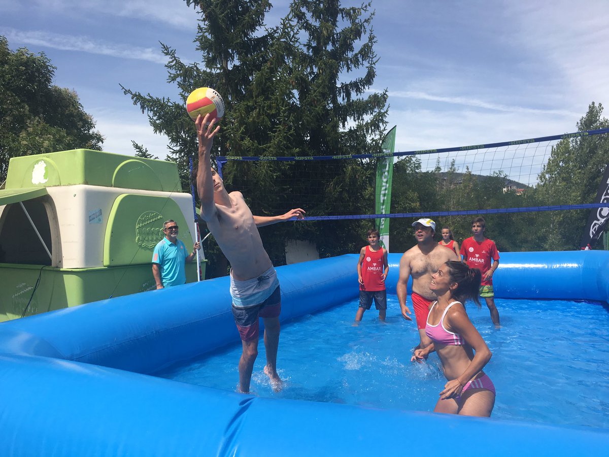 MultiVoley's tweet photo. Seguimos en el IV Open @PyreneSport en #Jaca. Gran dia de @watervoley y #PadelVoley en el corazón del Pirineo aragonés. #multivoley2017 https://t.co/RRrmqysVT0