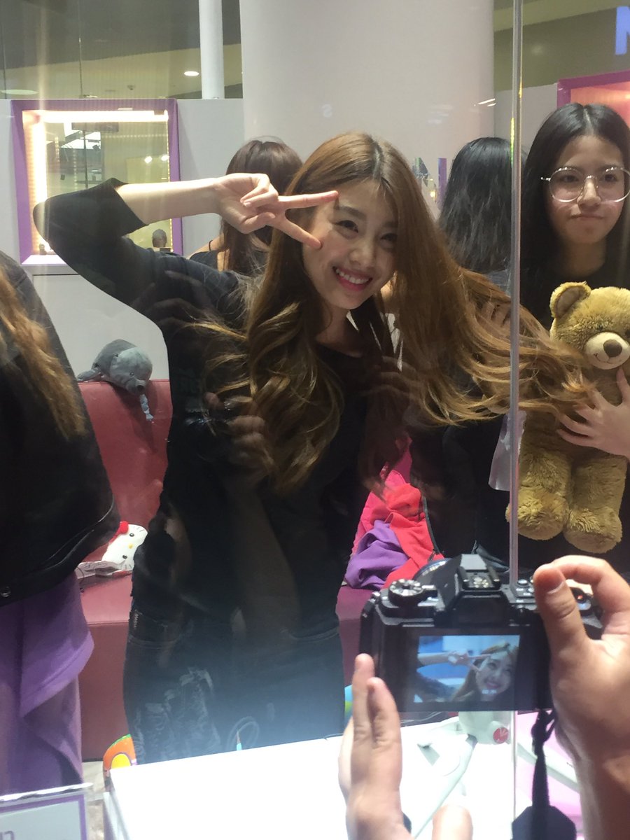 chu_mont's tweet photo. แก้วมาแบบ 4-Actions ครบทุกรสจริงๆๆ #bnk48 #KaewBNK48 #QueenGuard https://t.co/PUCF0ndkU8