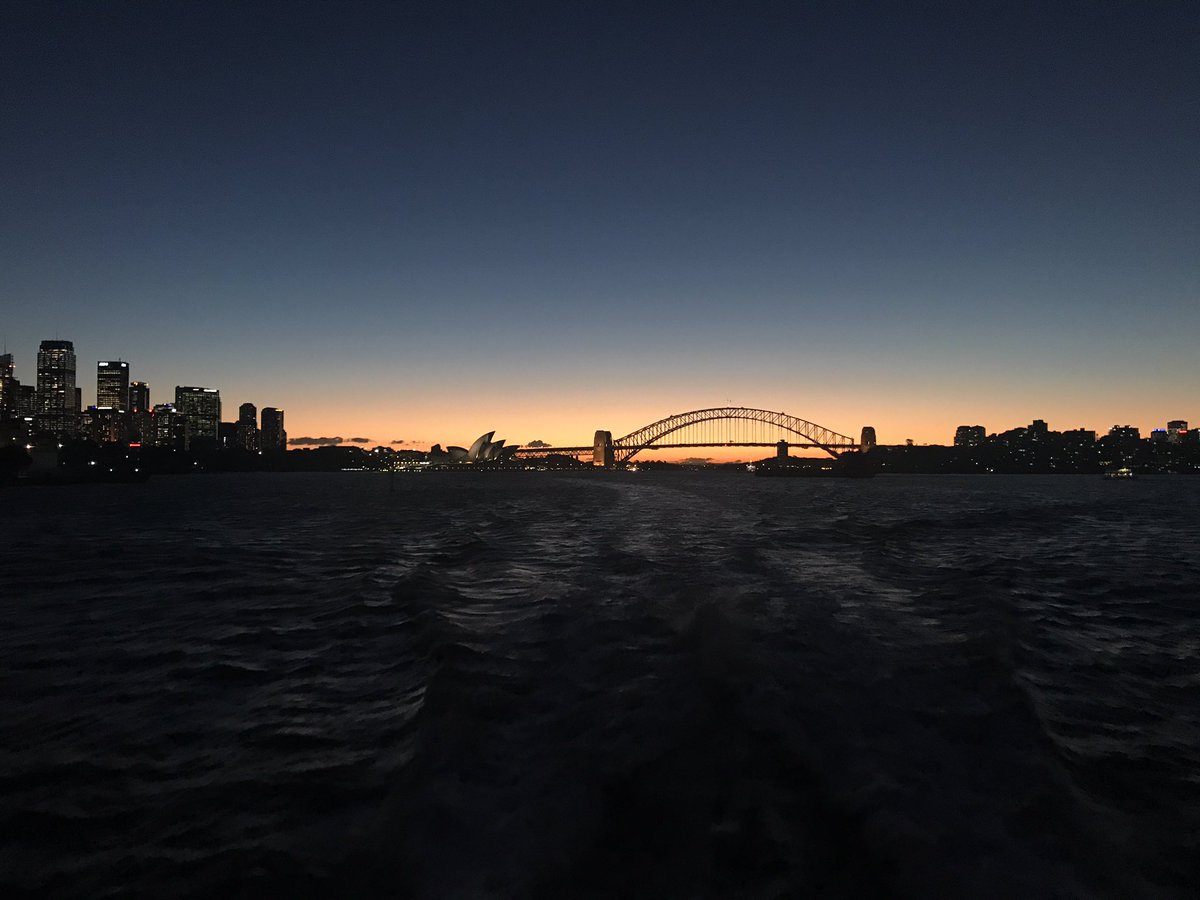 Mel_PW's tweet photo. Home time. #sydney https://t.co/4XrDiVwTzn