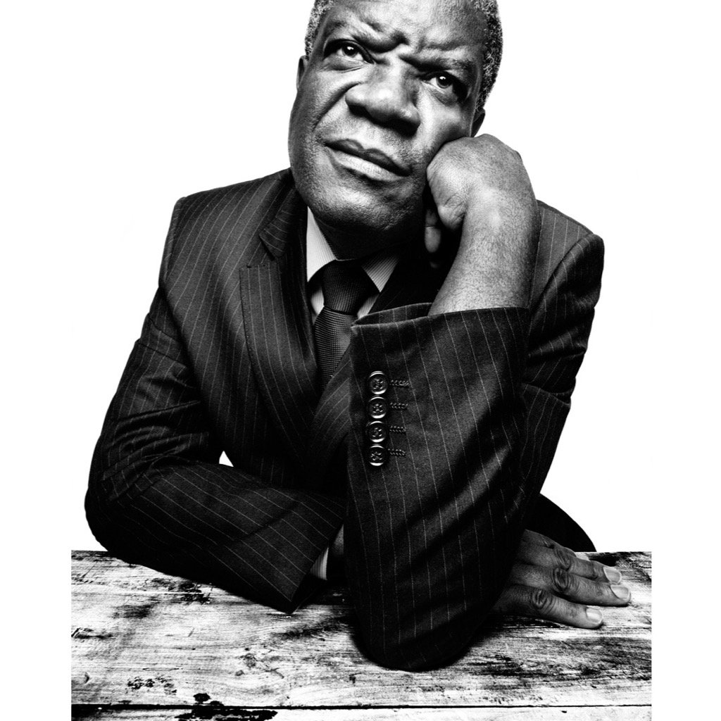 On #WorldHumanitarianDay we honor <a href="/DenisMukwege/">Denis Mukwege</a> + other defenders who dedicate their lives helping others. <a href="/platon/">platon</a>