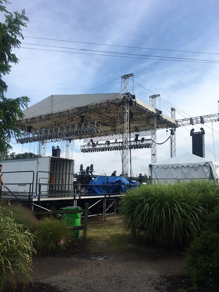 Suzanne_8_1_2's tweet photo. Sun is trying to come out and stage set up continues #countryjam2017 https://t.co/qBauZeavX1