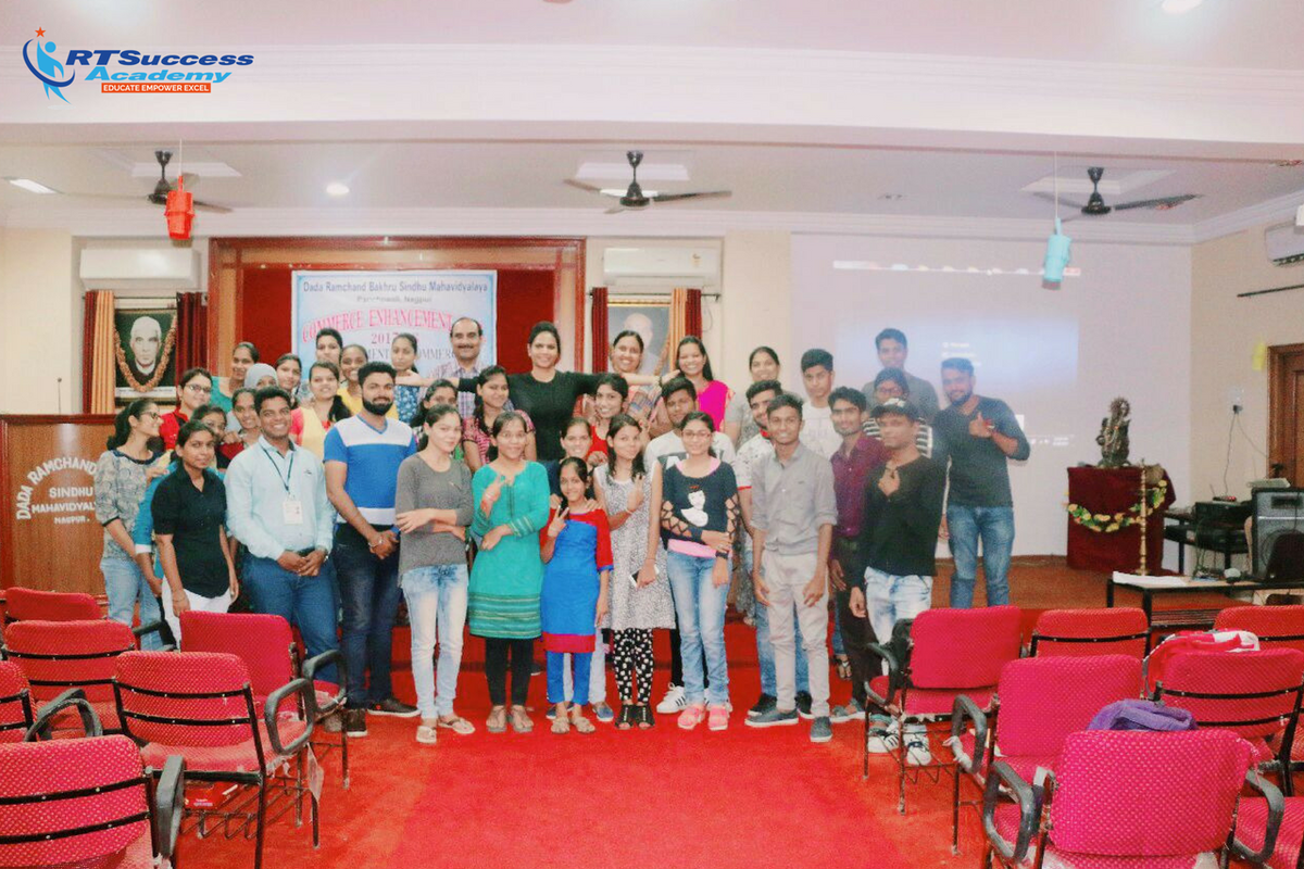 RTSuccessNLP's tweet photo. RTSuccess Day2 - 100 + People . Fortunate enough for another round of huge Empowerment Session. https://t.co/X3zYInTWZm