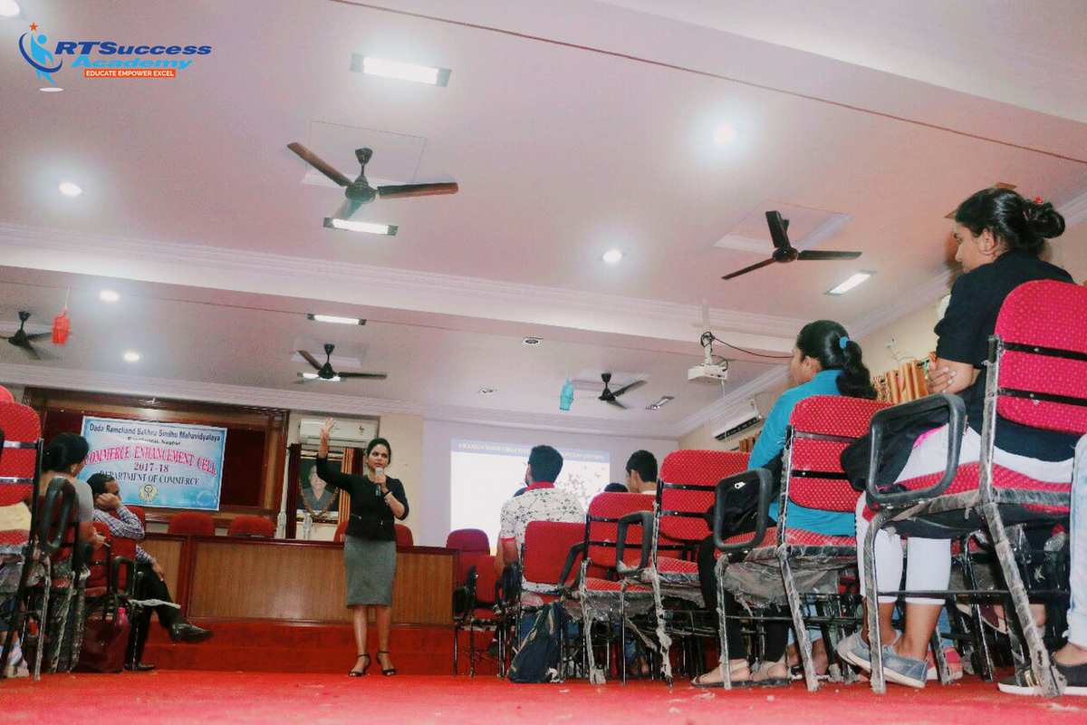 RTSuccessNLP's tweet photo. RTSuccess Day2 - 100 + People . Fortunate enough for another round of huge Empowerment Session. https://t.co/X3zYInTWZm