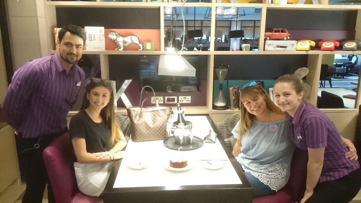 Bubbly &amp; Cake for Cheryl's special Birthday 🎈🎂 <a href="/PI_KingsCross/">PI King's Cross</a> <a href="/AkshayA73930814/">Akshay Agarwal</a> <a href="/SDEBDD/">simon ewins</a> @R4chelMcKeeman <a href="/HIamrache/">Hayat Iamrache</a> <a href="/StaceyanneBanks/">StaceyAnne</a>