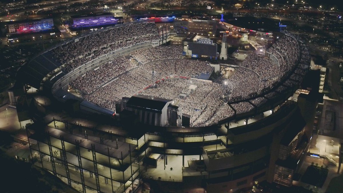GilletteStadium's tweet photo. Your chance to win tix to Kenny's SOLD OUT 8/26 show starts... NOW!

1️⃣ RT this
2️⃣ Follow us
3️⃣ You're entered!

https://t.co/cpydq3hd0F https://t.co/voKieAeud4