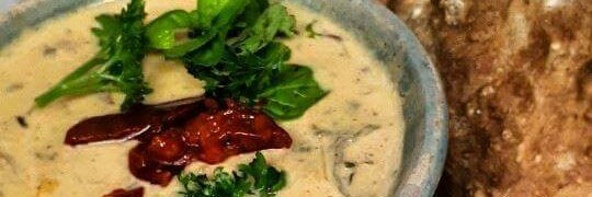 Join us At Nancys Barn this Sunday Evening for some live Acoustic Music And a  Delicious Steak &amp; Seafood Menu From 7 pm 
BOOKING ASVISABLE 🤗