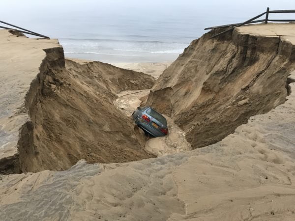 DennisHouseTV's tweet image. More pics of devastating storm damage in Wellfleet on the Cape.  This is parking lot of Beachcomber. Pics: capecod.com