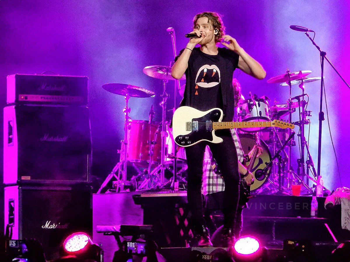 5SOSLocate's tweet photo. Luke at at In The Mix // 📸 Vince Bern #5SOSManila https://t.co/8gSdBFH2cm