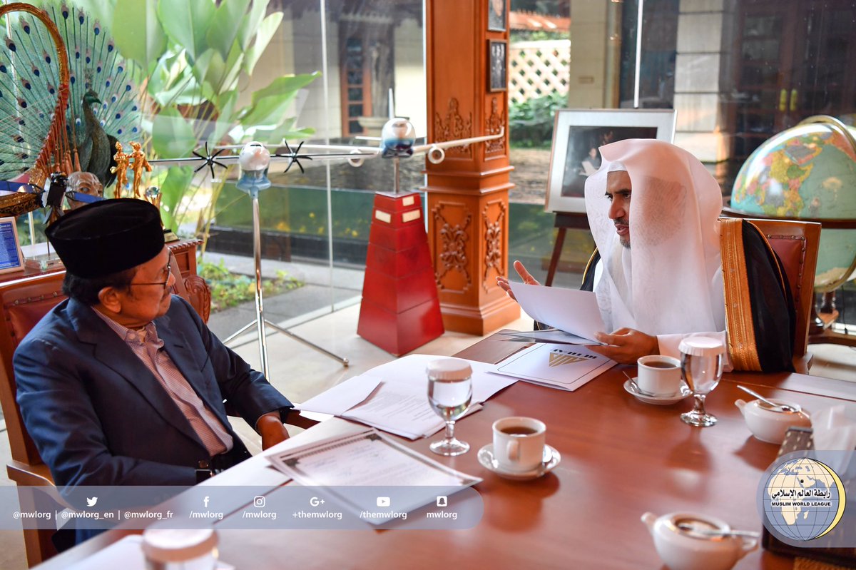 HE MWL SG meets former Indonesian President Prof. Dr. Baharuddin Jusuf Habibie who, welcomes SG at his residence in Jakarta