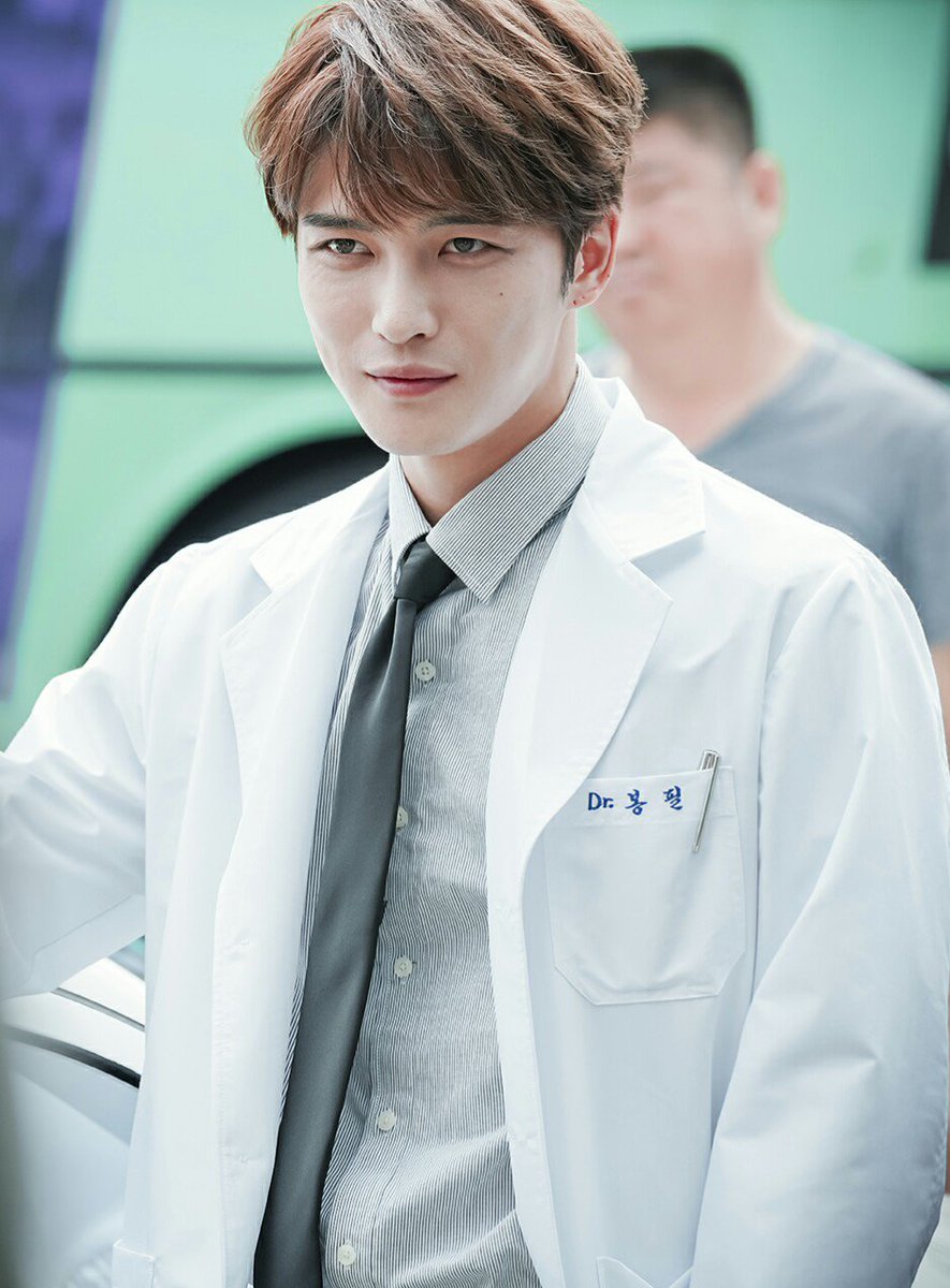 TheDramaKorea's tweet photo. Koleksi dokter 2017. Dari dokter beneran, sampe dokter tukang ngayal. https://t.co/UZRYQw1RcK