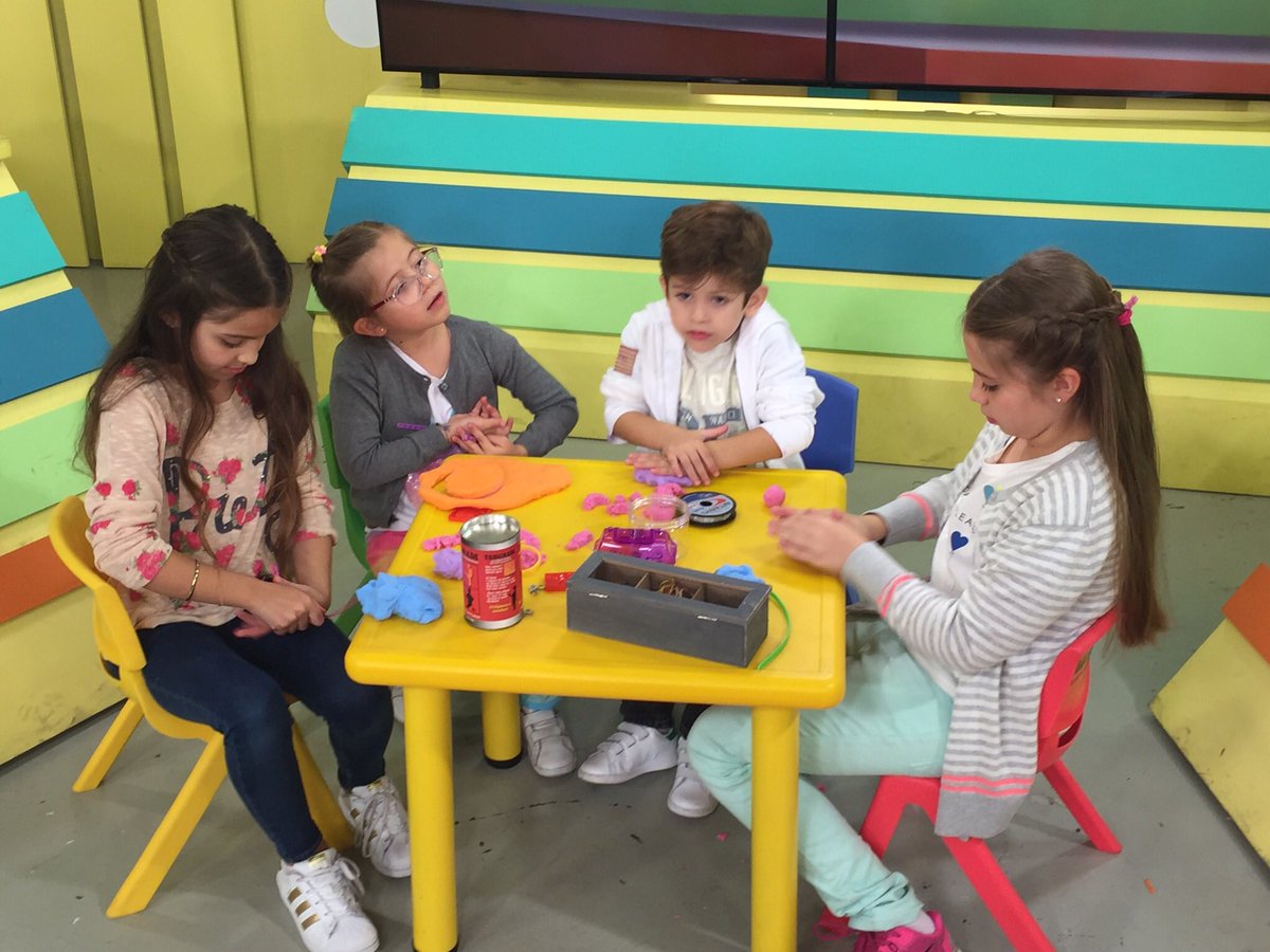 DDelgrossi's tweet photo. @cfernandezok @RomanoAnalaura @rafacotelo HOY @ENConsentidas mandan ellos,volvemos a ser niños @saritaperrone @emiliadays y @MariaGomensoro https://t.co/LT7NWlBQ1d