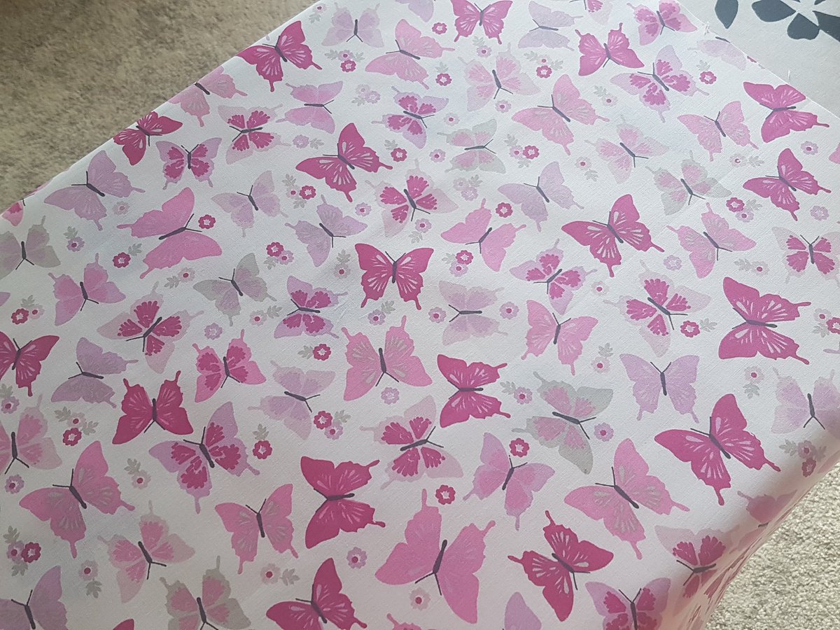 memosmore's tweet photo. Just starting a new order with this lovely fabric. #makinghour #butterflies #bespokemakes #handmade #memoboards #fabric https://t.co/24DV7MAslz
