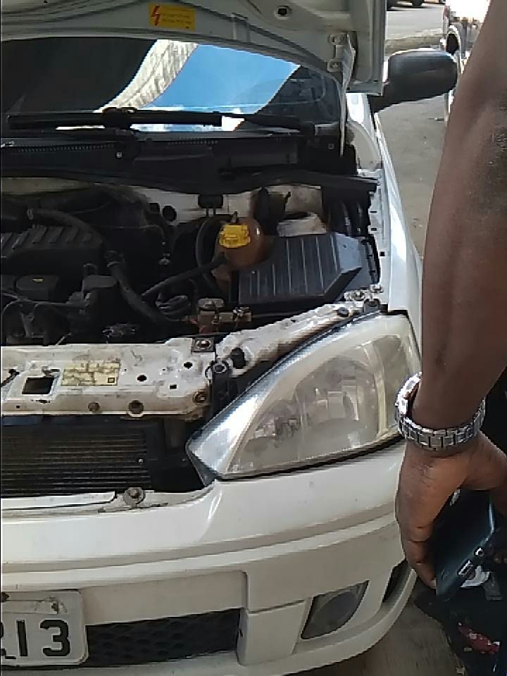 Programa de sábado de manhã com o bofe.... Acompanhar ele no mecânico.... Entendo tudo #SQN 😪