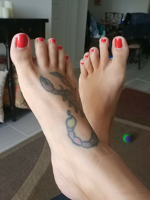 My pedi is chipped and I need a re do. https://t.co/yILx5jfJAU<a href="/tag/footslavesintraing"class="tags"><span>#footslavesintraing</span></a>