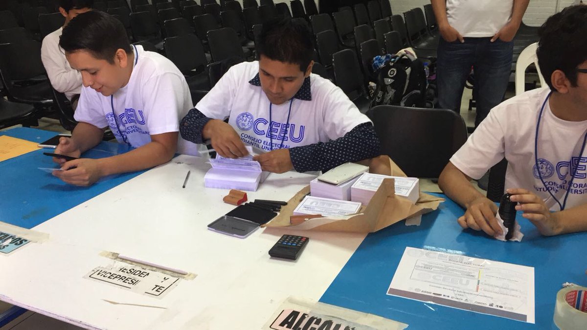 CEEU2017's tweet photo. Iniciamos con todo! Votaciones en ciencias de la comunicación plan sabatino. #EleccionesAEU 
#SABADO #DIA1 #AEU https://t.co/rdriJVzJ8u