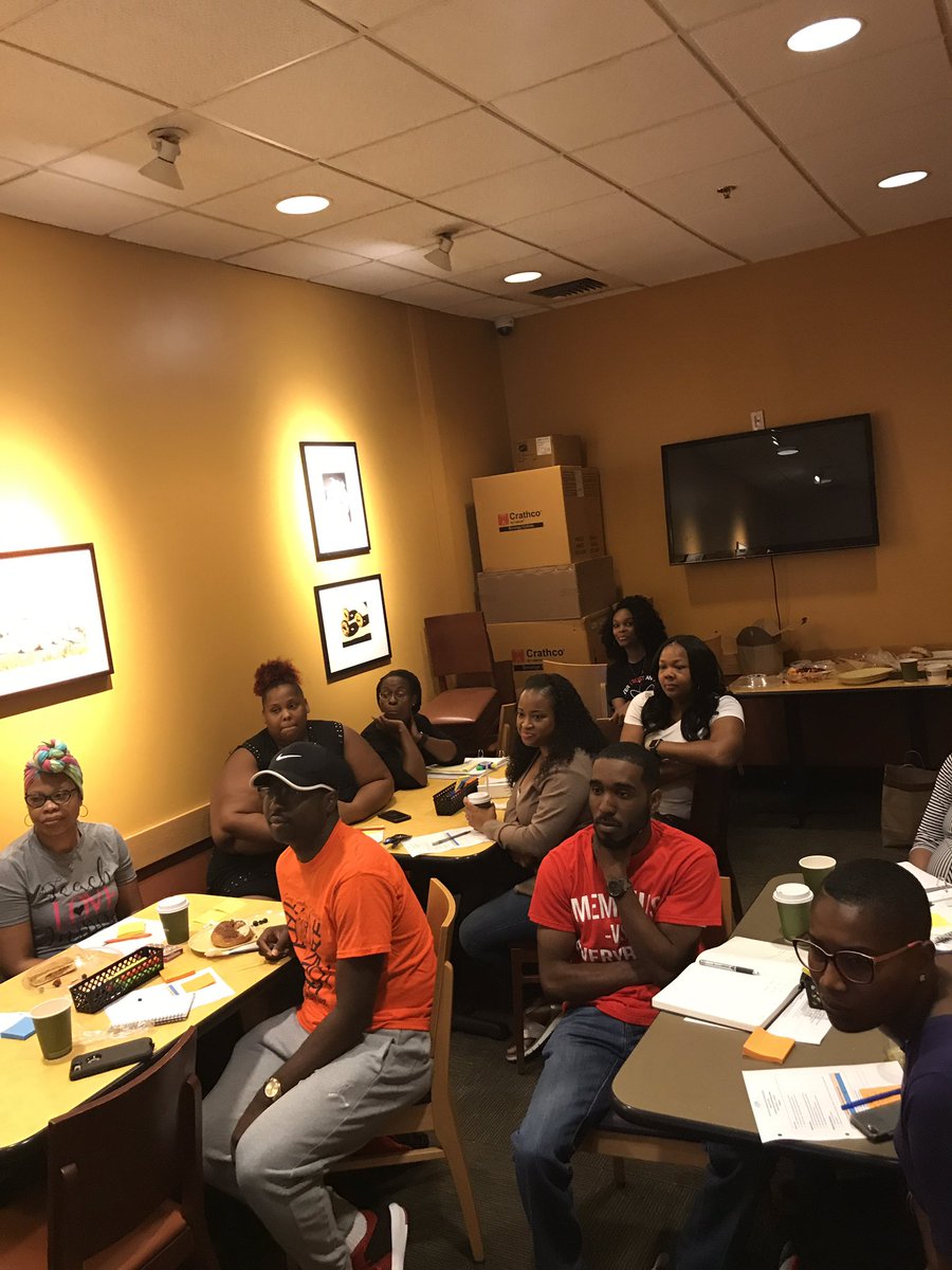 iZoneScienceSCS's tweet photo. What is your initial thinking about PHENOMENON? @SCSK12Unified #iZoneScience #SaturdaySciencePD https://t.co/h02tN3DM1k