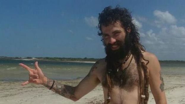 PereyraJulio's tweet image. A 18 días de la desaparición forzada de Santiago exigimos su aparición con vida. @PatoBullrich #DondeEstaSantiagoMaldonado