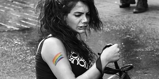 Tecavüze uğradı.yakılarak öldürüldü.#HandeKader #unutma !