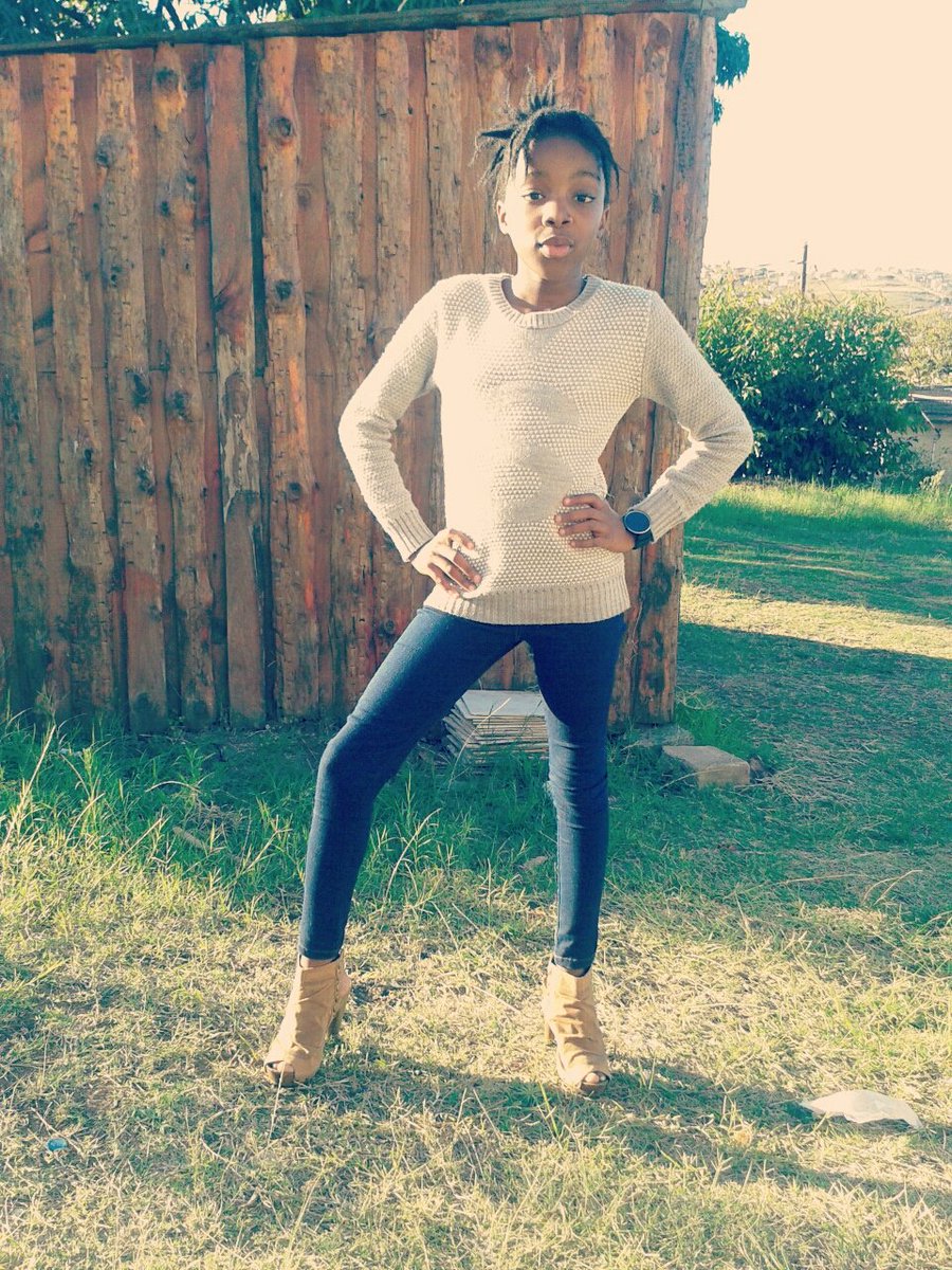Nomagugu_'s tweet photo. This model is wearing my shoes 😂♥ https://t.co/mTvz75RJsP