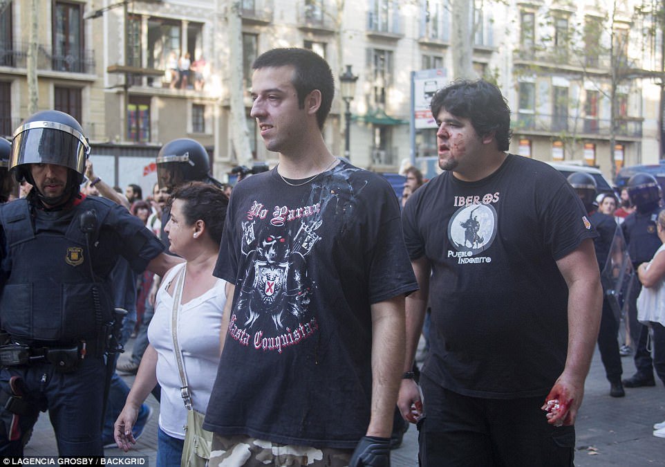 La raza aria está un poco regulera