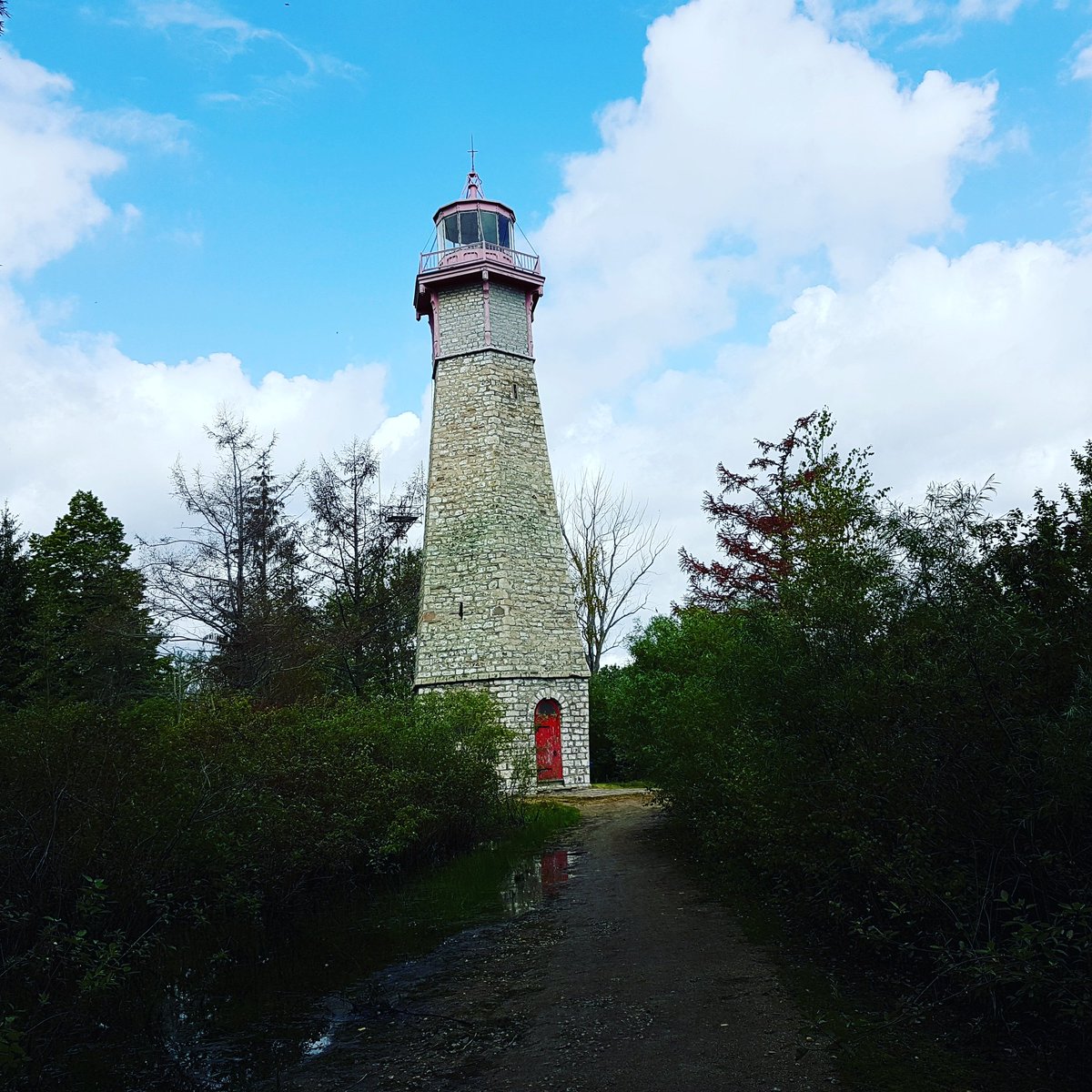jimkb24's tweet photo. At the haunted Gibratlar Point Lighthouse #torontoislands #pureontario #lighthouse #Gibraltarpointlighthouse https://t.co/sSodg3nX3j