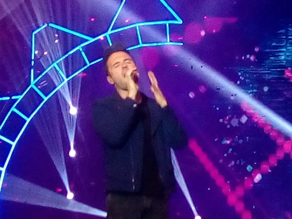 WL_FanPage_Indo's tweet photo. @ShaneFilan What a great crowd tonight. Thank you so much for the very amazing show 🎤🎼 
💝 #LoveAlwaysTourBandung https://t.co/gfL8zaJ4xB
