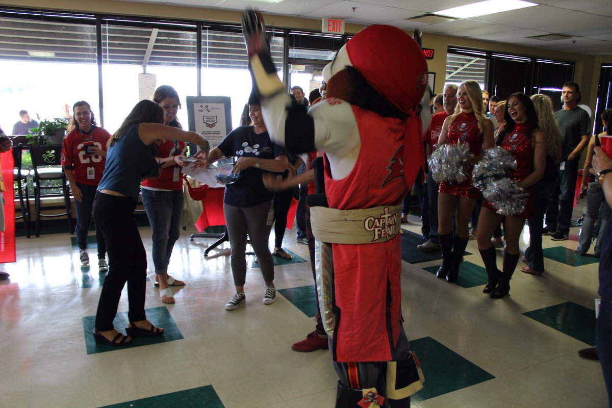 Jabil's tweet photo. Employees had a great time at the @TBBuccaneers partnership pep rally &amp; learned all about our new community initiatives! #JabilCares 🏈🏴‍☠️⚔️ https://t.co/a48iDsB7XT