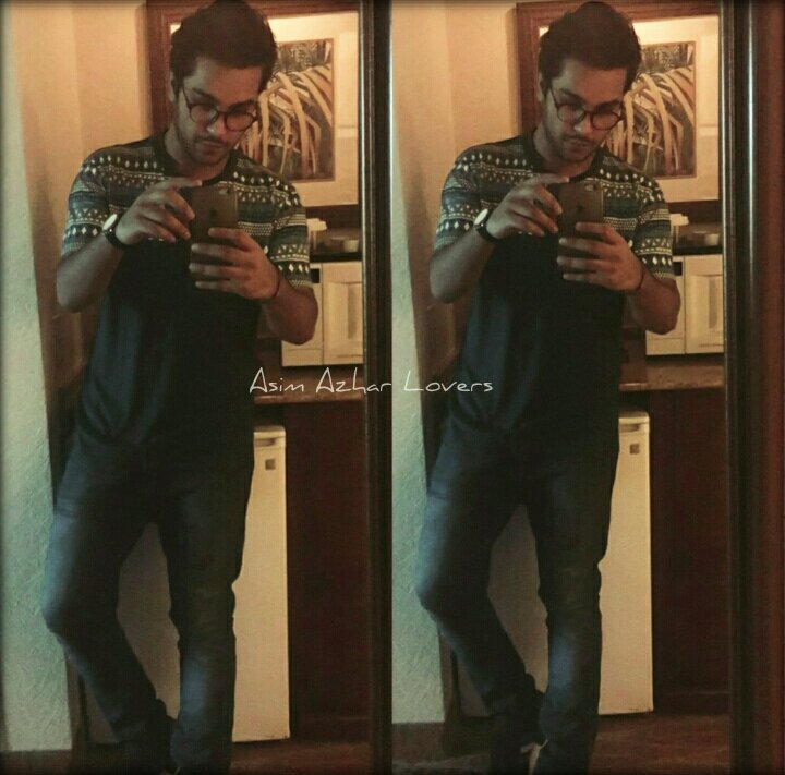 AsimLovers's tweet photo. Asim's Snap Stories! 😍💜
#AsimSnaps💛 
@AsimAzharr https://t.co/UIrp4zUXau