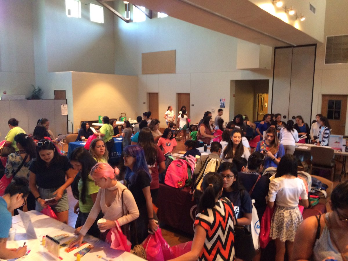 ConMiMADRE's tweet photo. So many familiar faces & so many wonderful resources! We're so excited to see our girls achieve success this school year! #readysetgo2017 https://t.co/SaTZ1RIJz4
