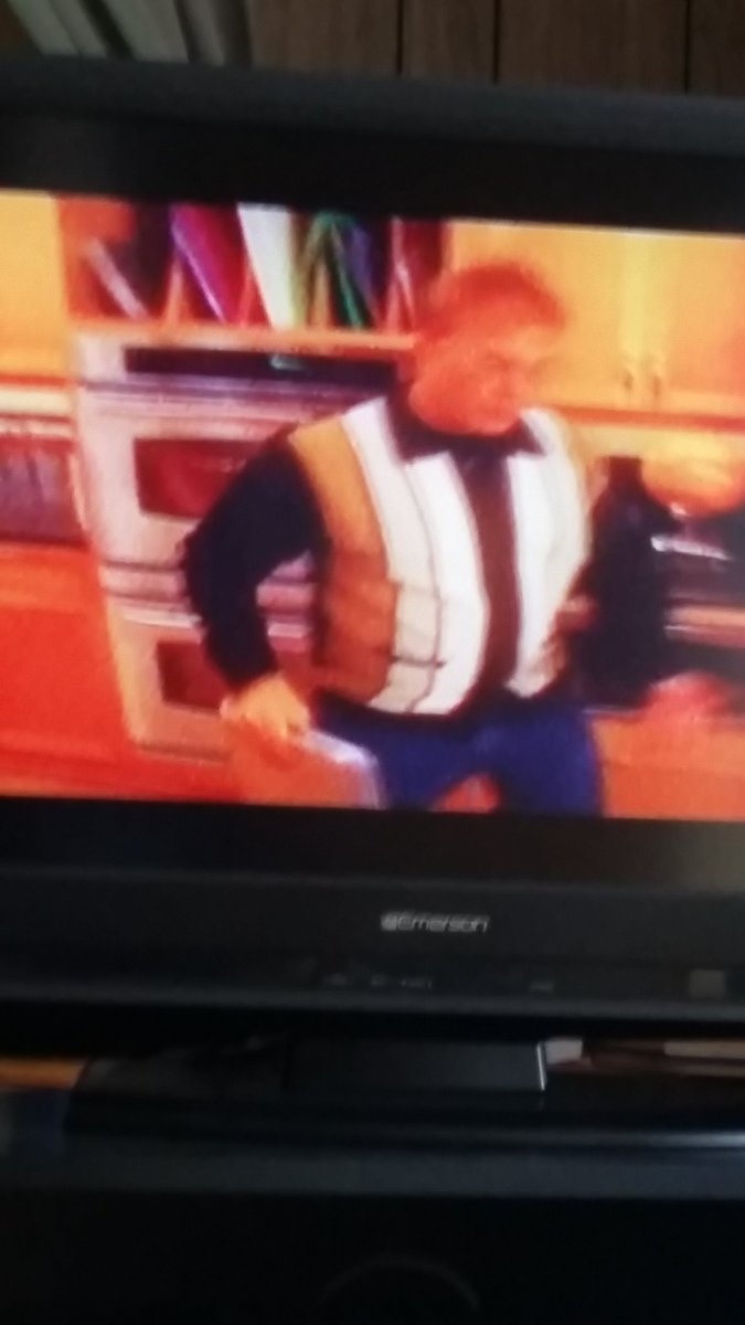 kboldens's tweet photo. @MattScalici @altonbrown he's wearing a bowling shirt as a real shirt....iconic... #GoodShirts https://t.co/tz0z0uDFN7
