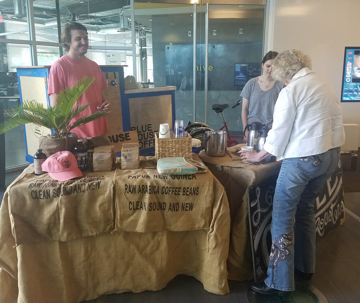 EntrepreneurASU's tweet photo. #VentureDevils orientation starting this morning at 9, serving up @Bluehousecoffee - former #IAmEdson venture. https://t.co/1OFRd7Ulsg