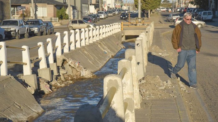 radio3trelew's tweet photo. #ComodoroRivadavia #Nación impugno padrón del #IPV por incluir gente que no se vio afectada por el temporal
Más➡️https://t.co/wicBEzyRg0 https://t.co/i5jtDpdq2E