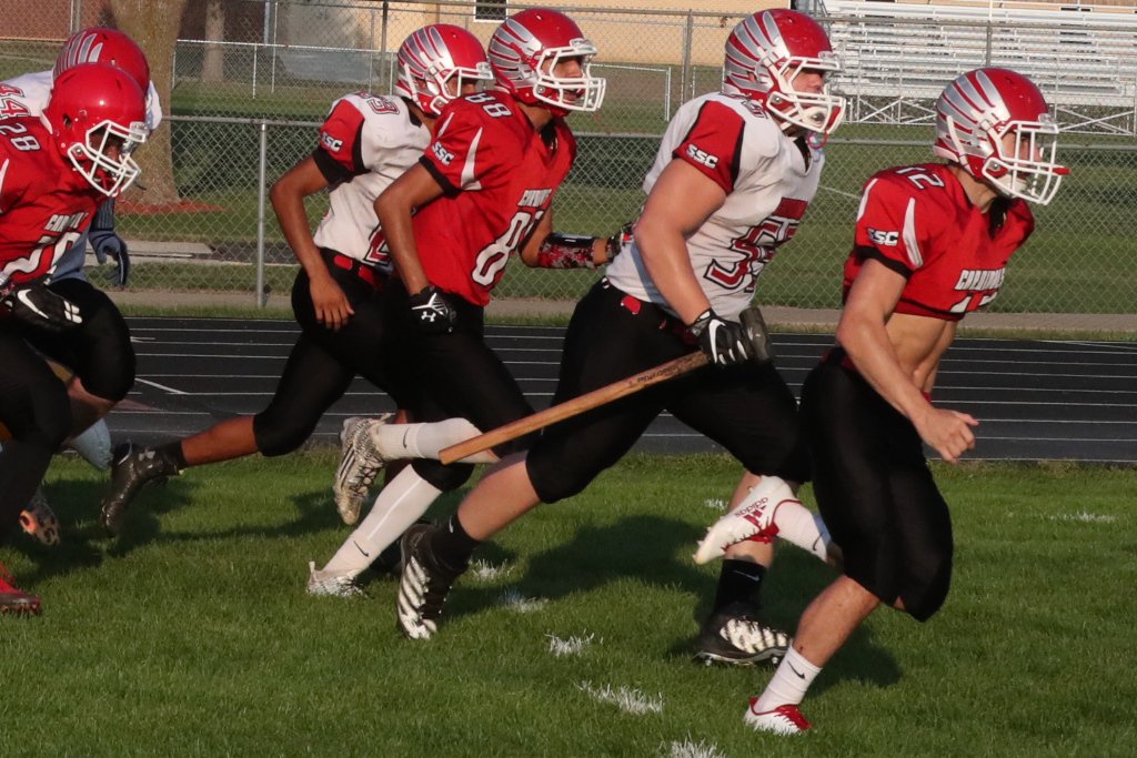 SSCcardinalNews's tweet photo. Have Sledge Hammer will Travel! More pics from the scrimmage to come! #PoundTheRock #CardinalFB https://t.co/an5kZ5YLzV