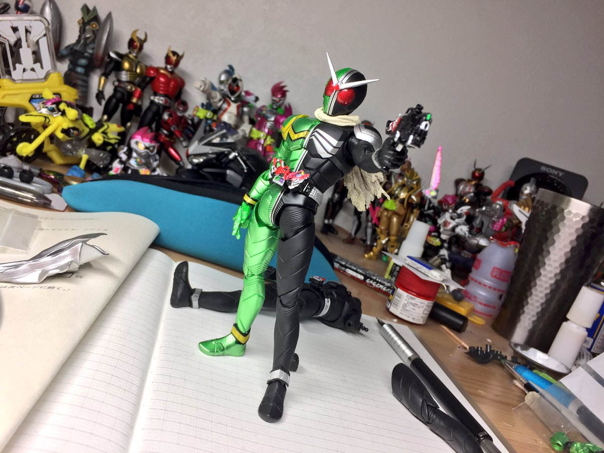 Twitter पर 十円禿が出来たユウ 仮面ライダーw サイクロンスカル メモリ端子的には不自然だけど 見た目はかなりカッコイイ フィリップが変身の相手に選んだのが鳴海壮吉だったらこうなってたかもね 妄想 フィギュアーツ写真部