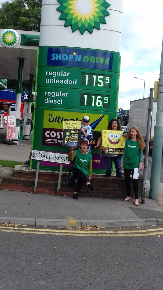 hvmitch76's tweet photo. Just an average Saturday: been out as Sponge Bob with @Greenpeace telling BP to #saveoursponge & not drill for oil on the Amazon Reef https://t.co/Q1a9MUAF0h