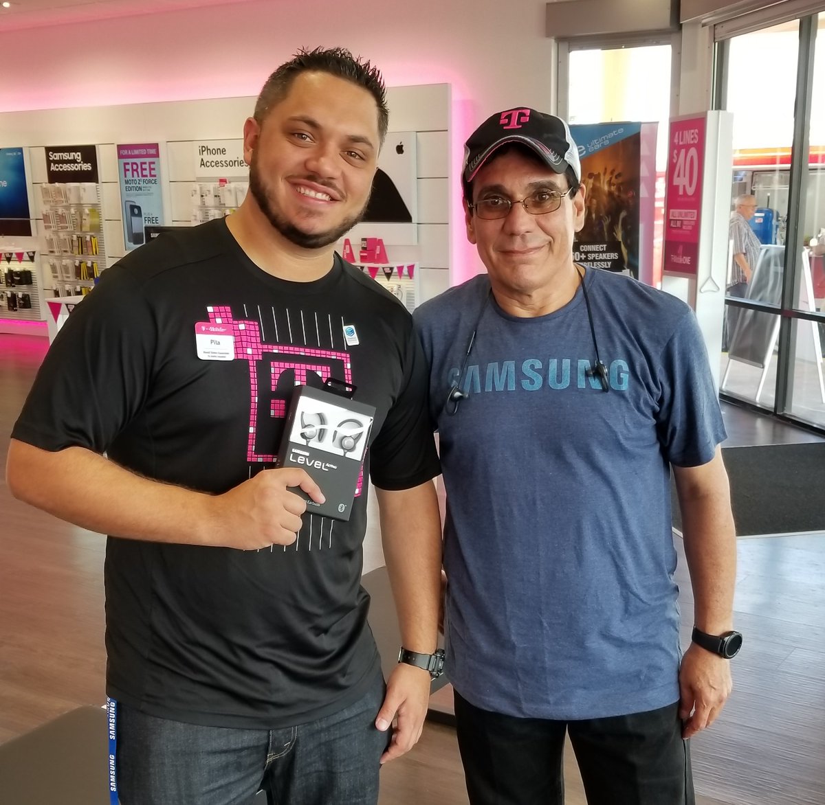 Today Grand Opening @TMobile #Naranja @DPita52 #SamsungPro has #BOGO S8 deals! @theSamsungSide @NicholasMusarra @RJGomezIII #LevelActive