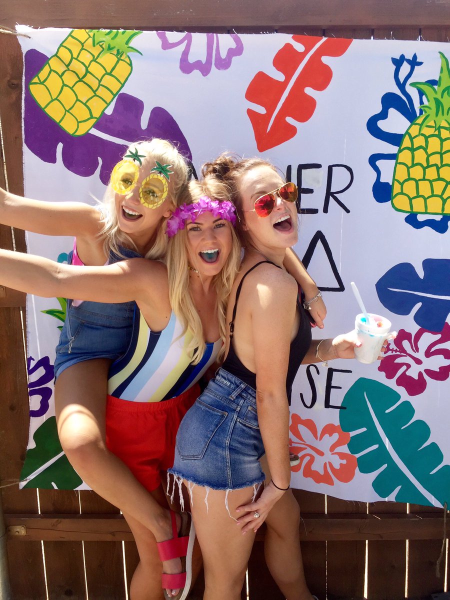 mace_face15's tweet photo. we're ready for the baby bears!!!!! #techkd https://t.co/Hvm7XCEL1A