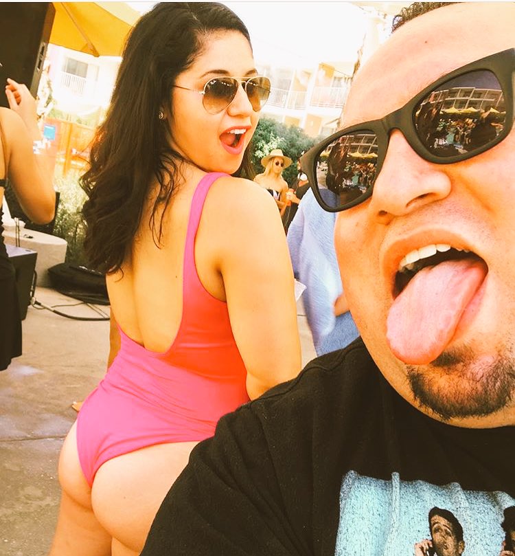 vanessavalyrian's tweet photo. Stay classy, sassy and a bit bad assy #palmsprings #badandboujie #dontjudge #yoing #pandas https://t.co/WIBXcPeW6H