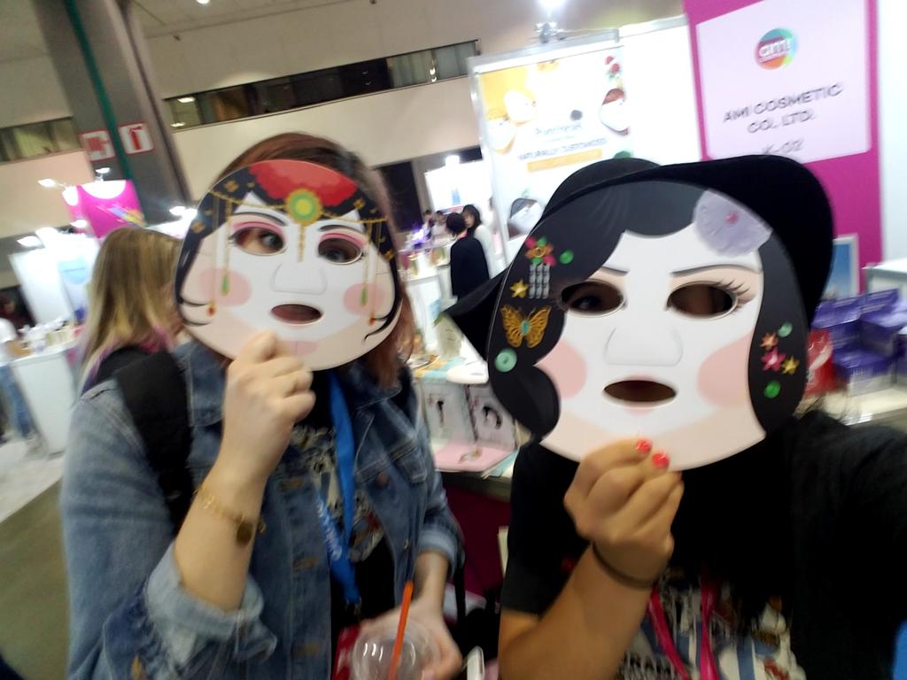 Angievalerie's tweet image. Keeping the freebies coming! #BRTC #Pureheals #cl4 #KCON17LA