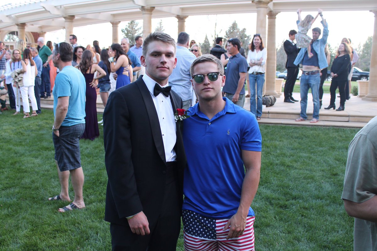 mrclynch11's tweet photo. Big ol happy birthday to the ๐man #Ckold #WeeRoo #Dwyane @natemill8 https://t.co/pcRJ9bJnU8