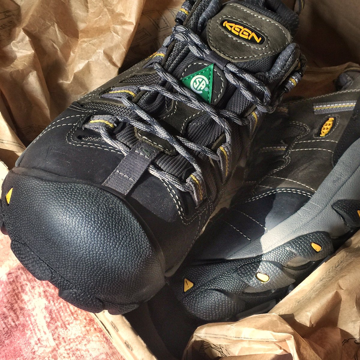 dean_bart's tweet photo. Just picked up a pair of new hiking boots at Mark's Work Warehouse @KEEN #KEENboots #marksworkwarehouse https://t.co/GIeRh4j04f
