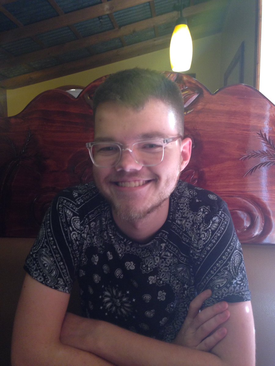 Dinner with our favorite youngest! <a href="/jimcha/">jcch</a> #junioryear #proudparents #streettacos