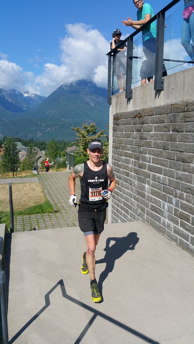 10.40am - Mike Murphy (<a href="/murph_offroad/">Mike Murphy</a>) storms into Quest University at 50km mark - now in the lead! #SQ50